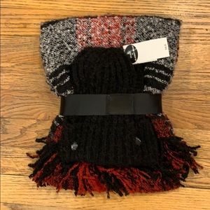 Steve Madden hat and scarf set